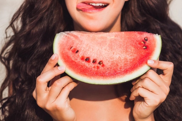 Một thứ cực bổ có trong quả dưa hấu, phòng đau tim, đột quỵ nhưng ai cũng vứt bỏ khi ăn-1