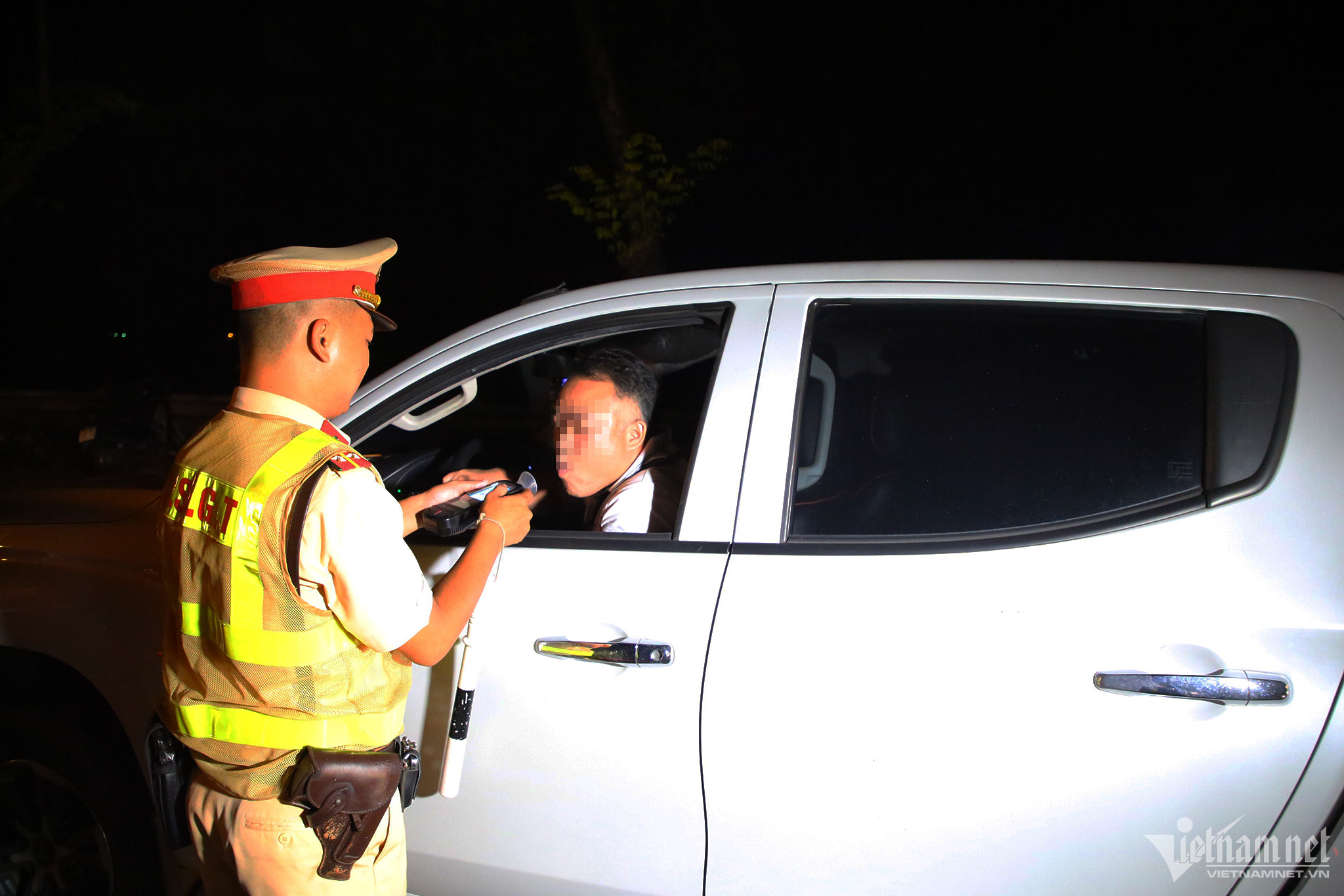 Không chấp hành đo nồng độ cồn, nam tài xế ở Hà Nội bị xử phạt 56,5 triệu đồng-3