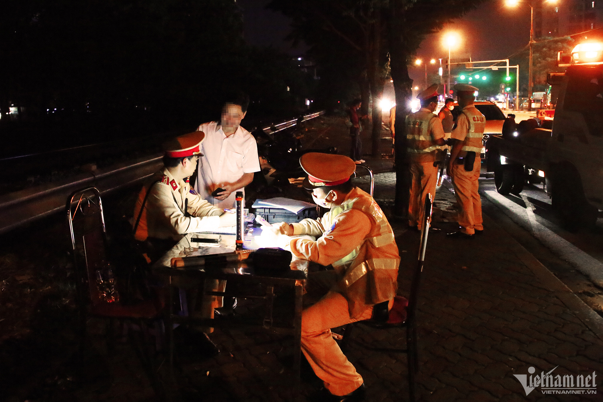 Không chấp hành đo nồng độ cồn, nam tài xế ở Hà Nội bị xử phạt 56,5 triệu đồng-6