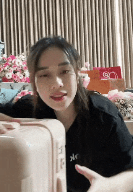 Nữ MC khoe được chồng Tiến sĩ bao một tầng của nhà hàng để tổ chức sinh nhật, đáp trả câu hỏi khó về việc tiêu tiền chồng-4