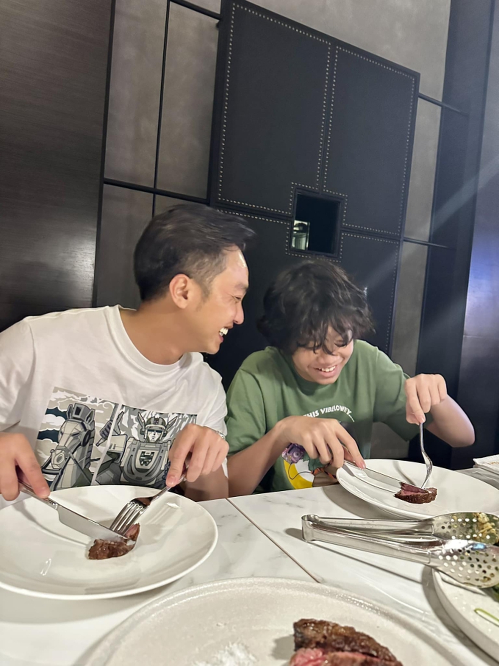 Phản ứng của sao Việt khi con yêu sớm: Cường Đô La tích cực ghẹo con, MC Thảo Vân lại thành đồng minh-1