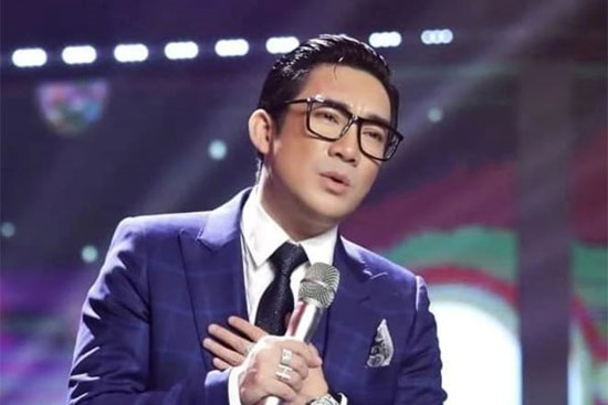 Nam ca sĩ Việt nổi tiếng, 42 tuổi vẫn chưa lấy vợ, ám ảnh chuyện cha và anh mất vì ung thư