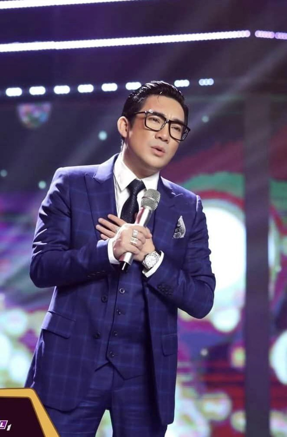 Nam ca sĩ Việt nổi tiếng, 42 tuổi vẫn chưa lấy vợ, ám ảnh chuyện cha và anh mất vì ung thư-5