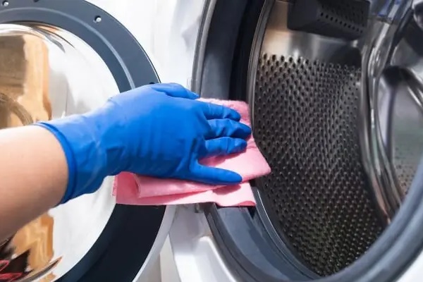 Cách hay giúp làm sạch rãnh gạch đen trong nhà tắm-4