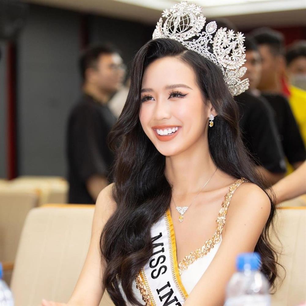 Căn phòng đặc biệt của Hoa hậu vừa nhận nuôi bé gái mất cả gia đình trong vụ cháy chung cư mini ở Hà Nội-3