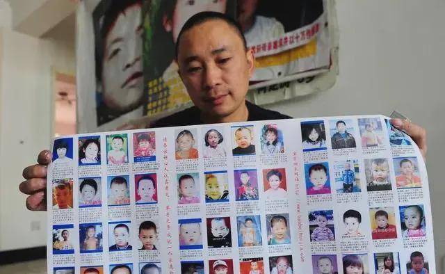 Đến trường đón con muộn 20 phút, hai vợ chồng đau đớn vì con bị bắt cóc suốt 9 năm-2