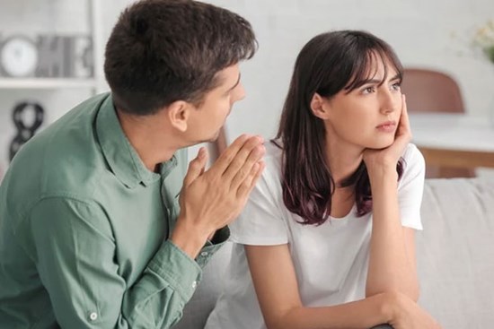 Đi làm mệt mỏi nhưng cứ nghĩ về nhà tôi lại rùng mình vì vợ bầu