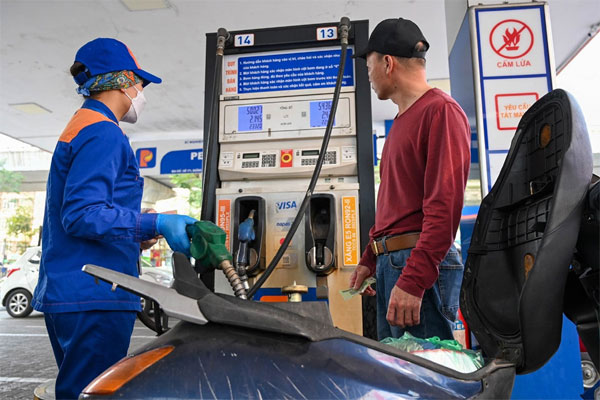 Giá xăng trong nước ngày mai có thể tăng mạnh-1