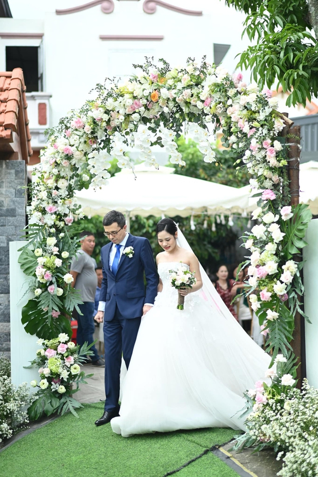 Cá mập Tuệ Lâm kết hôn cùng Tổng Giám đốc ngân hàng, đám cưới ấn tượng tại Hải Dương-2