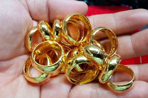 Giá vàng nhẫn tròn trơn liên tiếp lập kỷ lục-1