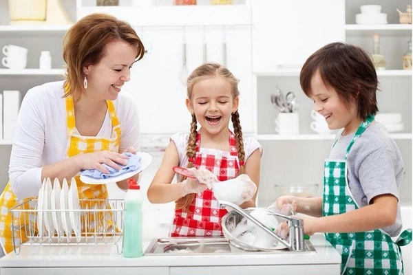 Những đứa trẻ thích ở một mình thường có 3 khả năng nổi trội, cha mẹ đừng suốt ngày quanh quẩn bên con-2