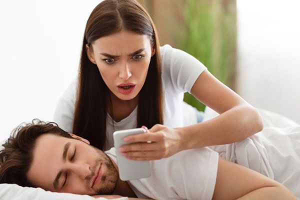 Hí hửng tới nhà bố vợ diện kiến mẹ kế, vừa tới cửa chân tôi khựng lại nhận ra vợ cũ-2