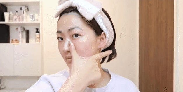 Giải quyết tình trạng da lão hóa, chảy xệ với bước massage 3 phút mỗi tối-4