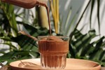 Ra vỉa hè bán cà phê mang đi chỉ 15.000 đồng/cốc, người phụ nữ tỉnh lẻ sống khỏe giữa đất Hà thành-3