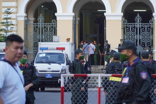 Hình ảnh thắt chặt an ninh phiên xử bà Nguyễn Phương Hằng-1