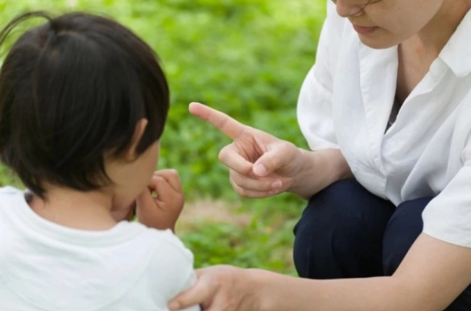 Con gái lấy trộm 1,5 triệu để mua đồ ăn vặt, bà mẹ ở Hà Nội hối hận suốt nhiều năm vì xử lý sai cách-1