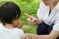 Con gái lấy trộm 1,5 triệu để mua đồ ăn vặt, bà mẹ ở Hà Nội hối hận suốt nhiều năm vì xử lý sai cách
