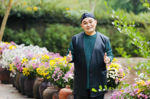 Cận cảnh biệt phủ của vua hài đất Bắc Xuân Hinh: Xây toàn bộ bằng gạch đỏ, có sân vườn ao cá rộng thênh thang-1