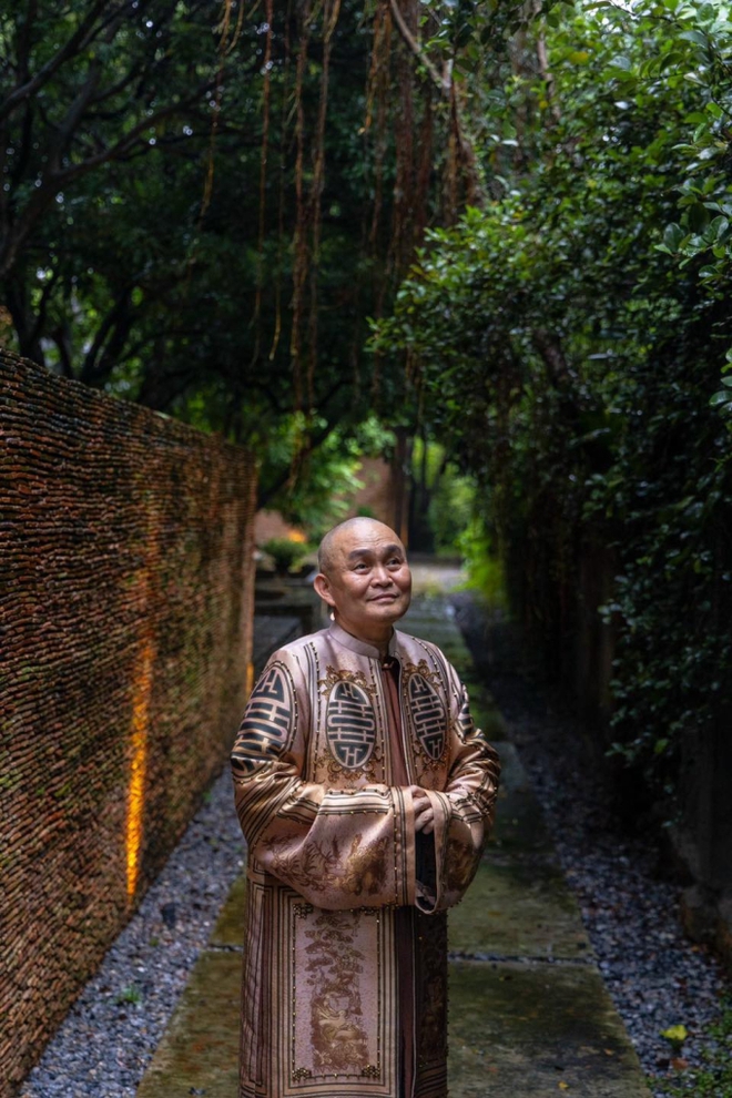 Cận cảnh biệt phủ của vua hài đất Bắc Xuân Hinh: Xây toàn bộ bằng gạch đỏ, có sân vườn ao cá rộng thênh thang-6