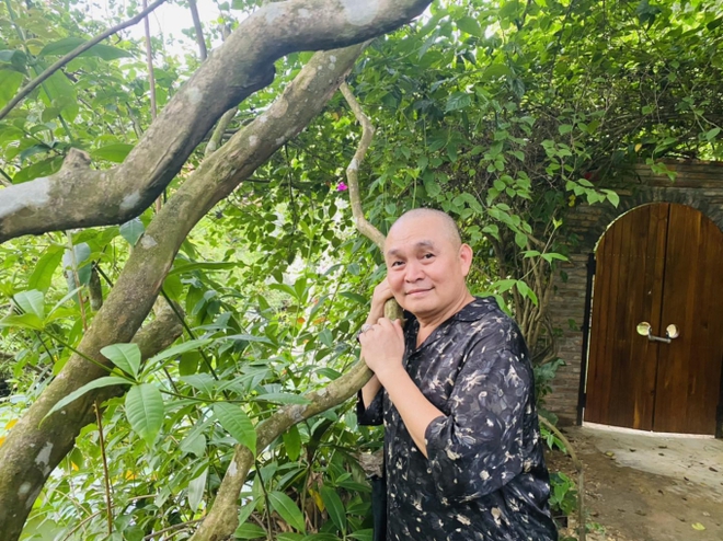 Cận cảnh biệt phủ của vua hài đất Bắc Xuân Hinh: Xây toàn bộ bằng gạch đỏ, có sân vườn ao cá rộng thênh thang-13