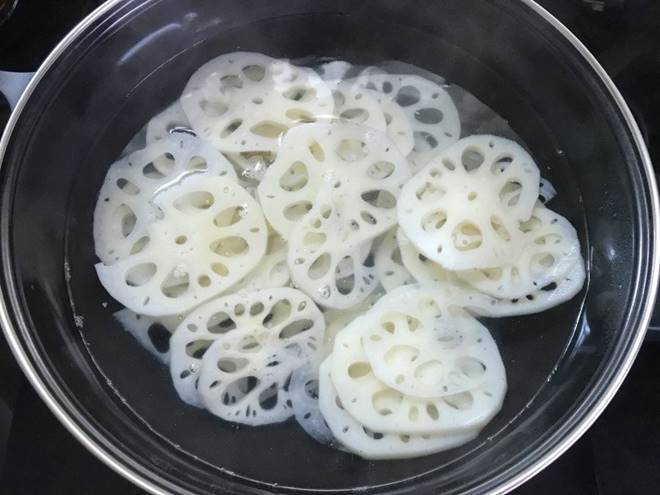 Loại củ nằm sâu dưới bùn,&nbsp;ăn vừa ngon vừa là thuốc bổ-3