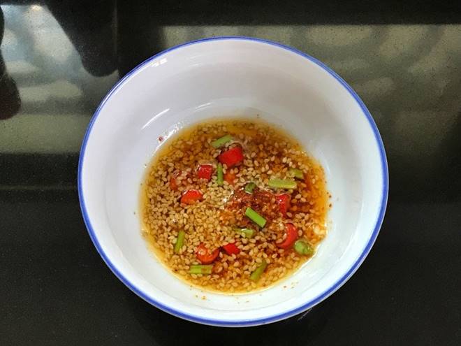 Loại củ nằm sâu dưới bùn,&nbsp;ăn vừa ngon vừa là thuốc bổ-4