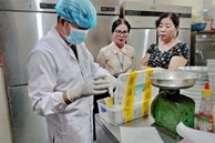 Bánh mì Phượng xin lỗi khách hàng sau khi 141 người bị ngộ độc