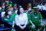 Xét xử vụ án Nguyễn Phương Hằng: Bà Đặng Thị Hàn Ni, ông Nguyễn Đức Hiển nói gì tại tòa?-2