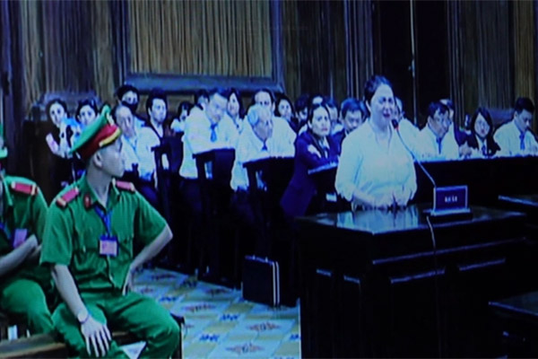 Nguyễn Phương Hằng bị tuyên phạt 3 năm tù-4