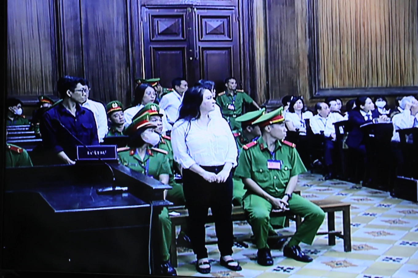 Liên quan bà Phương Hằng, tòa kiến nghị tiếp tục điều tra ông Huỳnh Uy Dũng | Tin tức Online