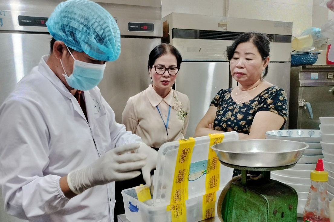 Tìm thấy nhiều loại vi khuẩn nguy hiểm trong mẫu bánh mì Phượng-1