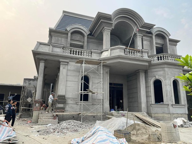 Văn Toàn giàu cỡ nào trước khi xây biệt thự nguy nga báo hiếu cho bố mẹ ở tuổi 27?-2