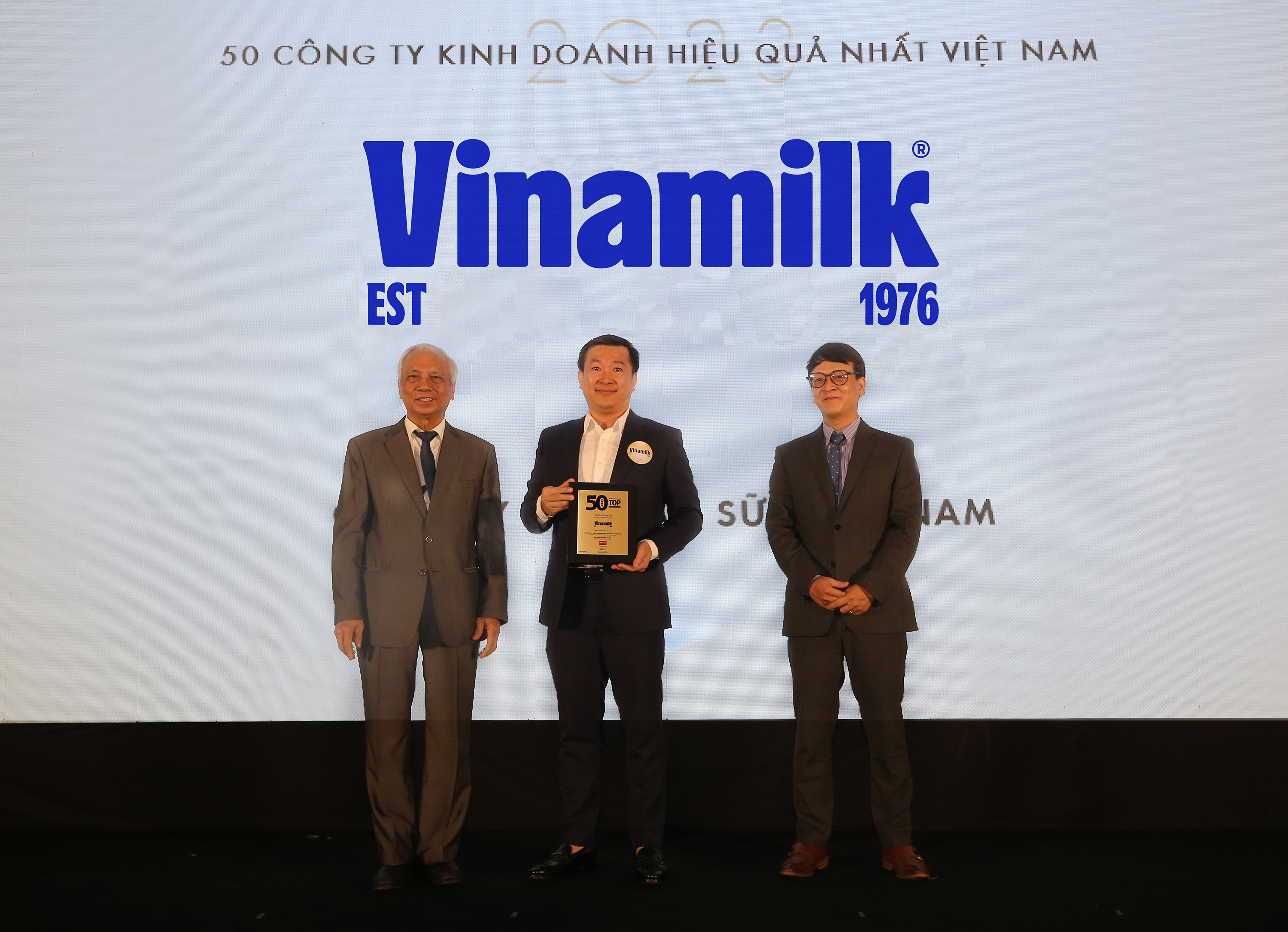 Sau 20 năm cổ phần hóa, Vinamilk vững vị thế DN niêm yết hàng đầu-1