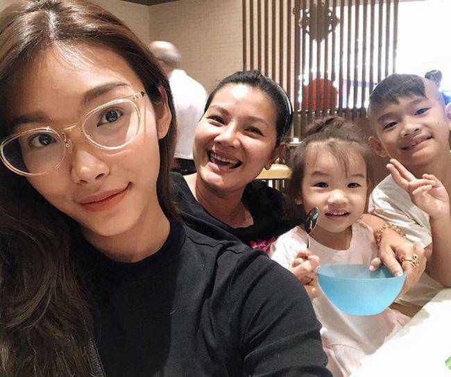 U50 làm mẹ đơn thân 3 con sau 3 mối tình, nữ hoàng cảnh nóng Kiều Trinh khoe khu vườn thẳng cánh cò bay-2