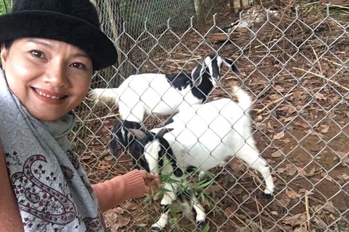 U50 làm mẹ đơn thân 3 con sau 3 mối tình, nữ hoàng cảnh nóng Kiều Trinh khoe khu vườn thẳng cánh cò bay-17