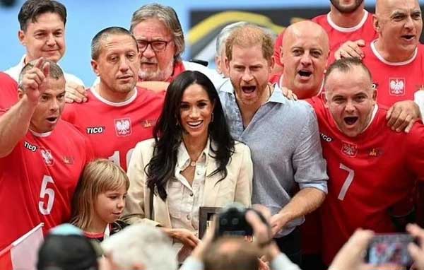 Đằng sau chiếc vòng tay Harry đeo suốt 20 năm-2