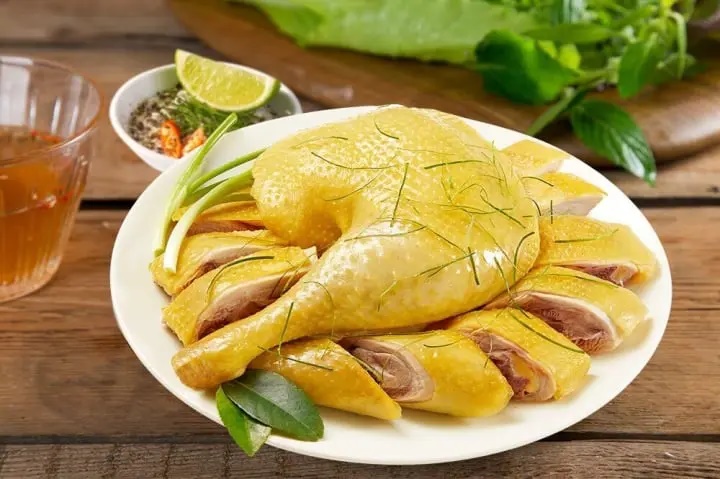 Vì sao thịt gà ăn cùng lá chanh?-1