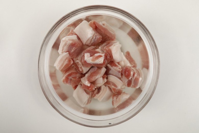 Kho thịt thêm quả giàu chất chống oxy hoá này vào, thịt vừa nhanh mềm lại thơm ngon bổ dưỡng-1