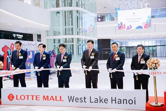 Chủ tịch UBND Thành phố Trần Sỹ Thanh dự khai trương Trung tâm thương mại Lotte Mall West Lake