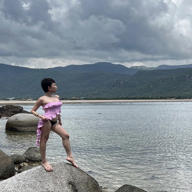 Tóc Tiên khổ sở vì bức ảnh lộ mọi khuyết điểm do chính Touliver chụp-1