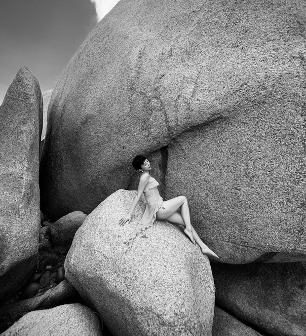 Tóc Tiên khổ sở vì bức ảnh lộ mọi khuyết điểm do chính Touliver chụp-3