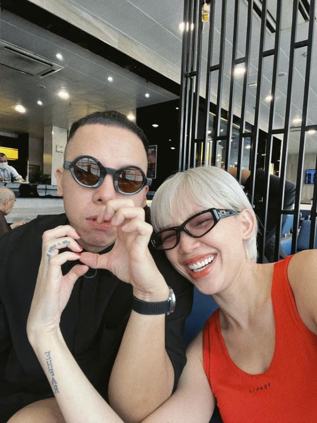 Tóc Tiên khổ sở vì bức ảnh lộ mọi khuyết điểm do chính Touliver chụp-9