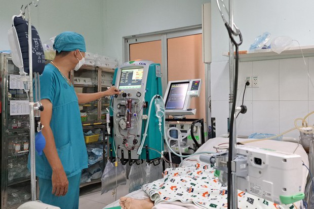 Liên tiếp 2 bé trai mắc bệnh dại nhập viện nguy kịch-1