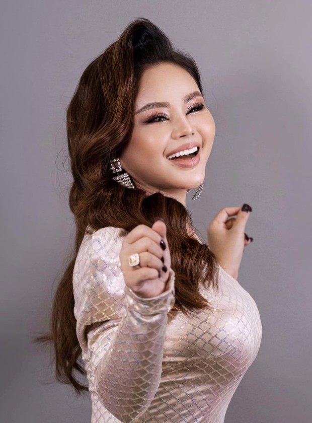 Nghệ sĩ Lê Giang tuổi 51: Vẫn một mình lẻ bóng nhưng mua được 3 căn nhà cho 3 con-1