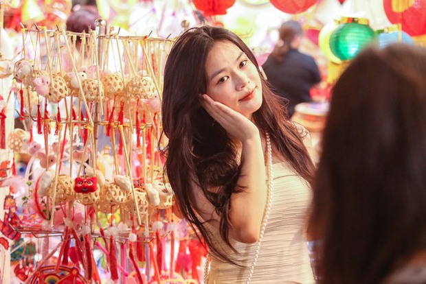 Biển người chen chân nhích từng bước một tại phố Hàng Mã trước thềm Trung thu-11