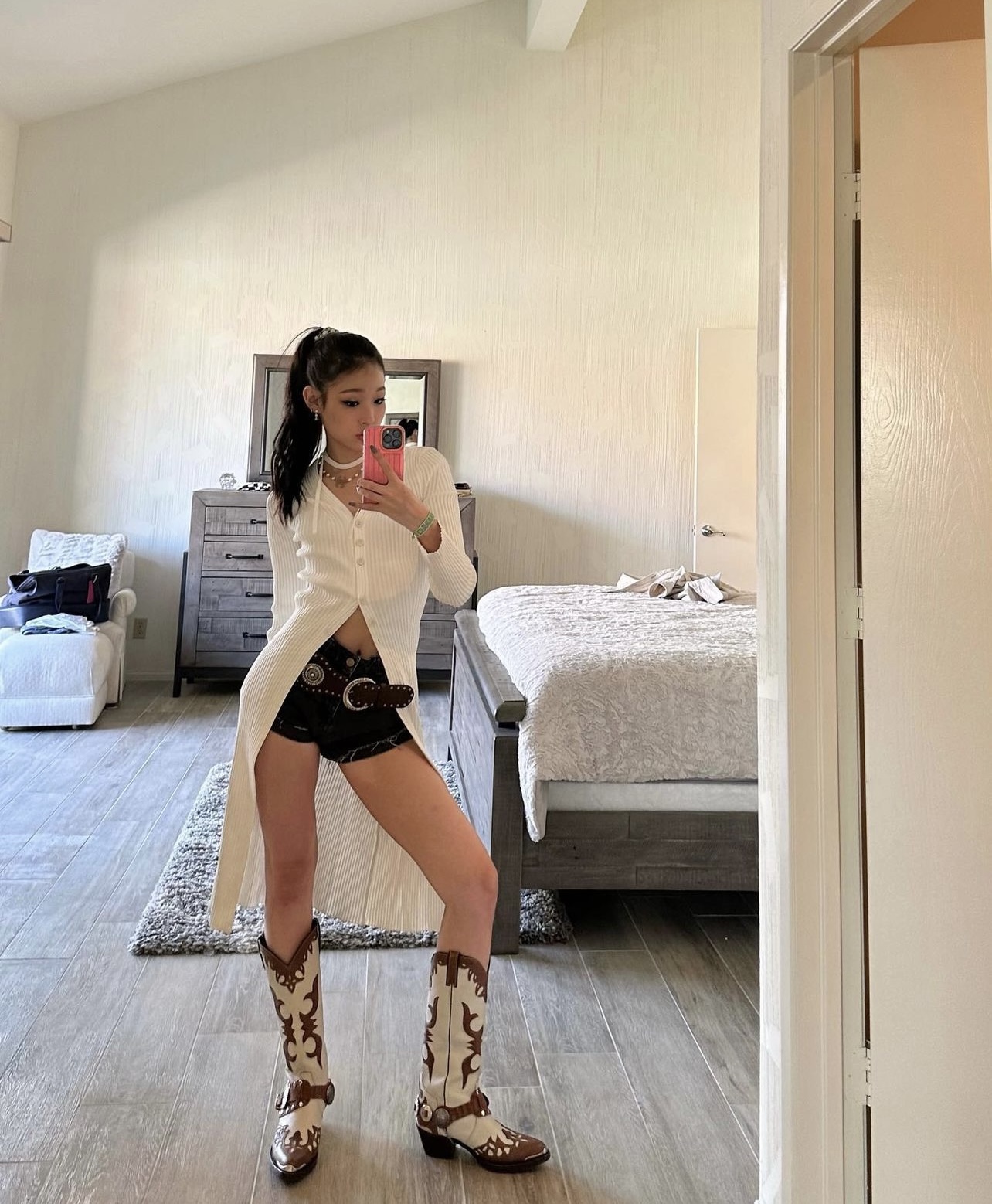 Tiểu thư thế hệ 4 nhà Samsung: Sắc vóc, thần thái, phong cách đều gói trong 2 từ chất lừ!-6