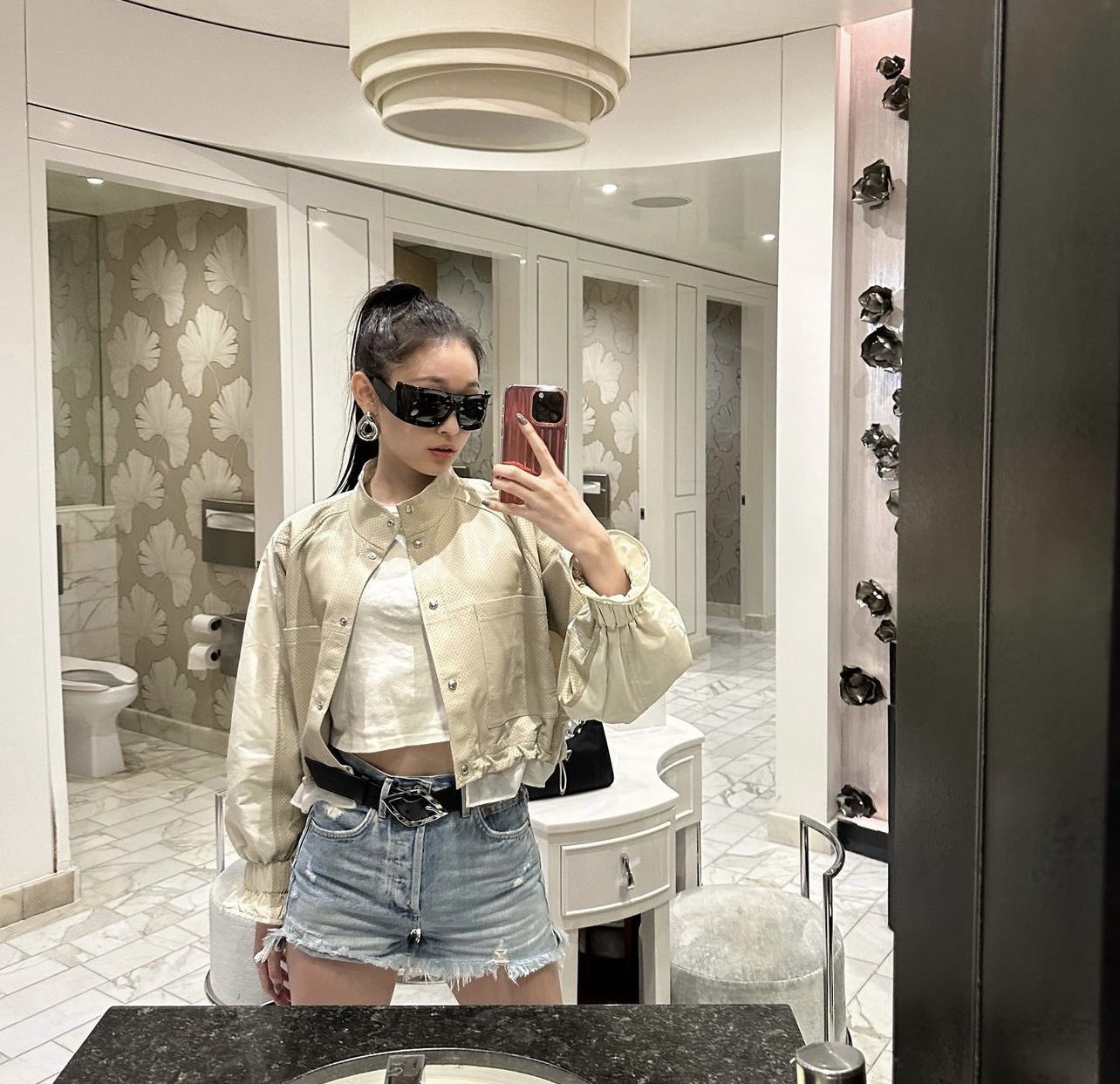 Tiểu thư thế hệ 4 nhà Samsung: Sắc vóc, thần thái, phong cách đều gói trong 2 từ chất lừ!-7