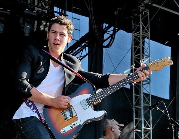 Cuộc hôn nhân hạnh phúc bất chấp thị phi của Hoa hậu Thế giới và chồng trẻ kém 10 tuổi-3