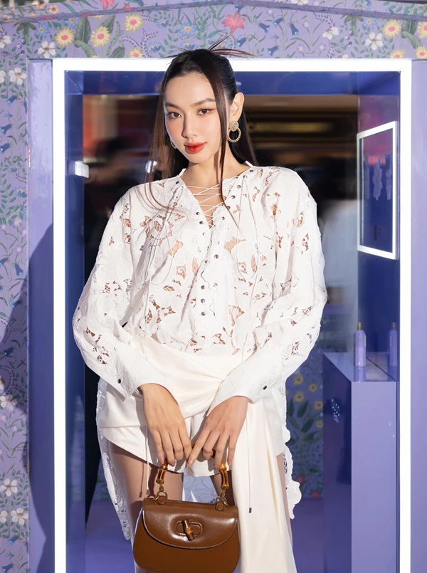 Hoa hậu Thùy Tiên bị fans hỏi thẳng trên sóng livestream vì nghi vấn mang thai-2