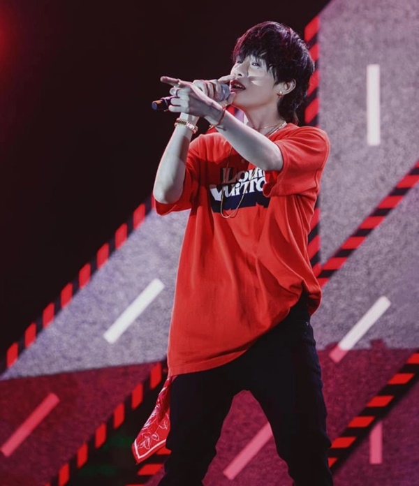 Jack qua camera thường: Diện mạo gầy gò và thần sắc nhợt nhạt, so với ảnh tự đăng quá khác biệt?-3